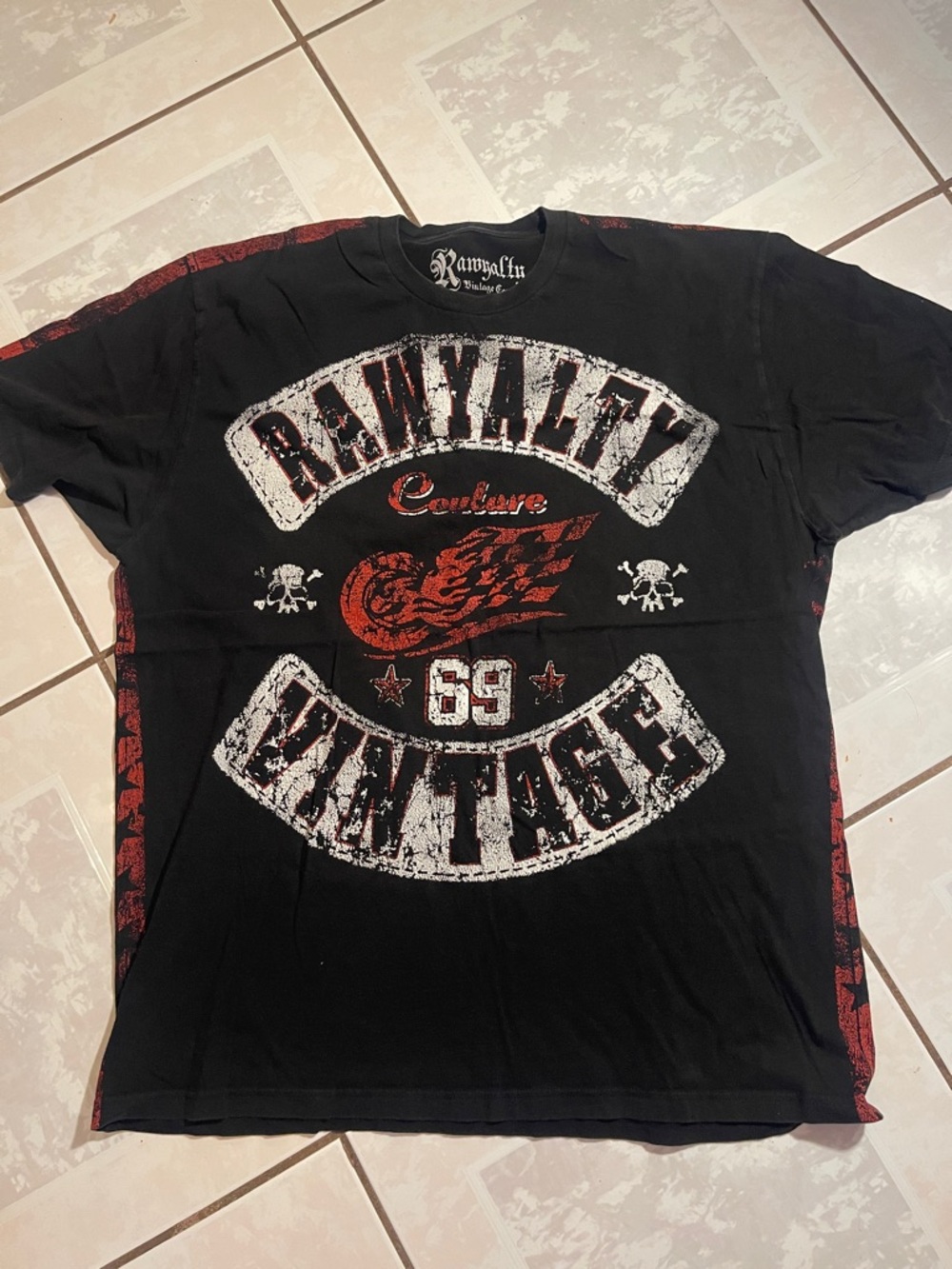 Vintage Graphic Tee - Black/Red